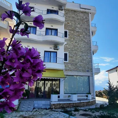 Hotel La 4*